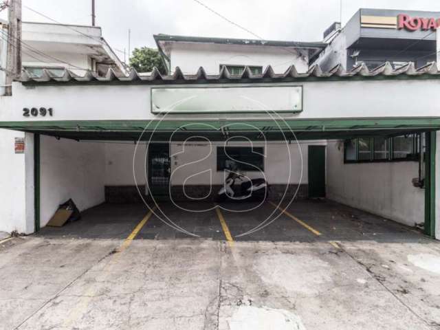 EXCELENTE OPORTUNIDADE na AV. REPÚBLICA DO LÍBANO, 298m²