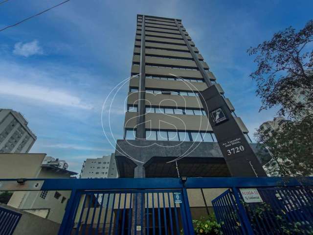 Sala Comercial em Santo Amaro com 32m² e 1 vaga