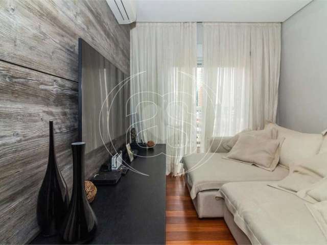 APARTAMENTO EM VILA CORDEIRO - 121m²