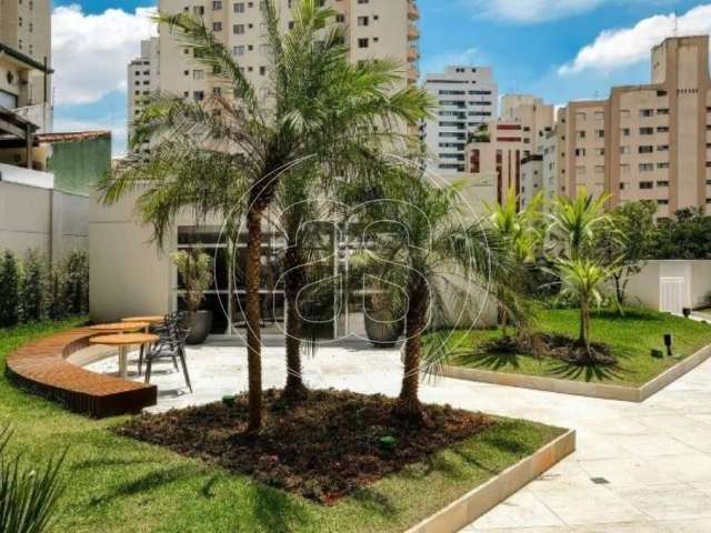 Apartamento á venda em Aclimação com 2 vagas de garagem