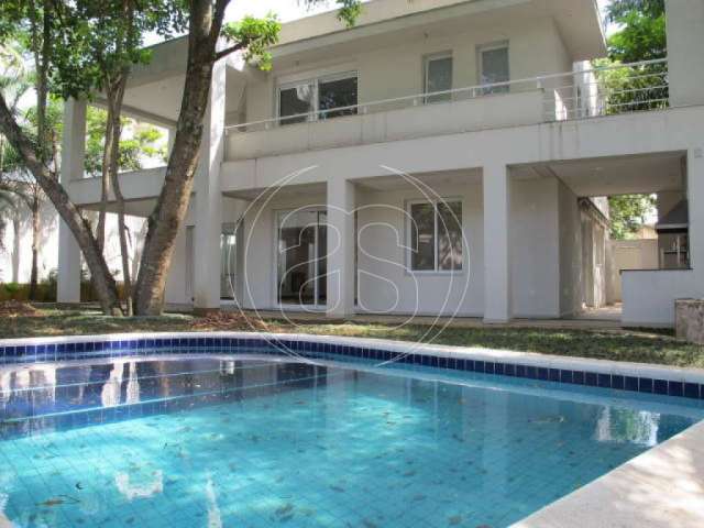 Casa de Condomínio à venda no Alto da Boa Vista com 4 suítes e piscina