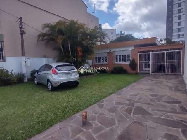 Casa com 3 quartos à venda na Rua Padre Alois Kades S J, 20, Vila Ipiranga, Porto Alegre, 128 m2 por R$ 800.000