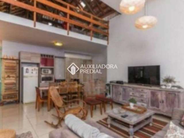 Casa com 3 quartos à venda na Rua Comendador Coruja, 389, Floresta, Porto Alegre, 420 m2 por R$ 1.060.000