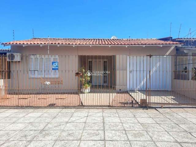 Casa com 3 quartos à venda na Rua das Araucárias, 448, Harmonia, Canoas, 180 m2 por R$ 530.000