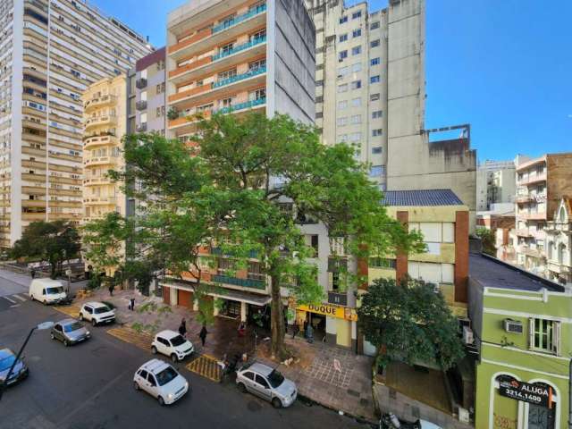 Apartamento com 3 quartos à venda na Rua Duque de Caxias, 1405, Centro Histórico, Porto Alegre, 171 m2 por R$ 730.000