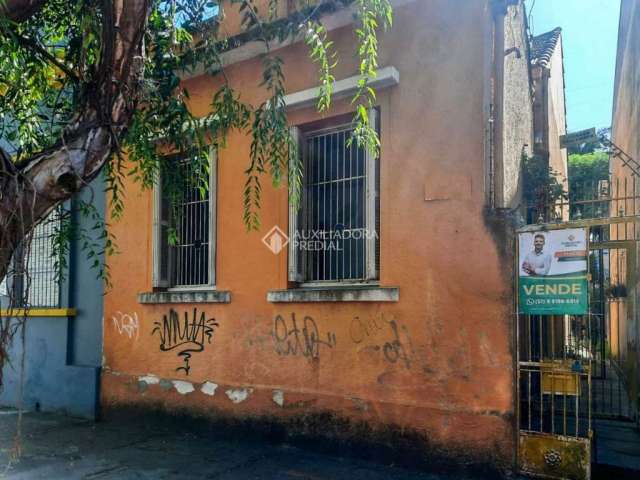 Casa com 3 quartos à venda na Rua Comendador Azevedo, 536, Floresta, Porto Alegre, 134 m2 por R$ 390.000