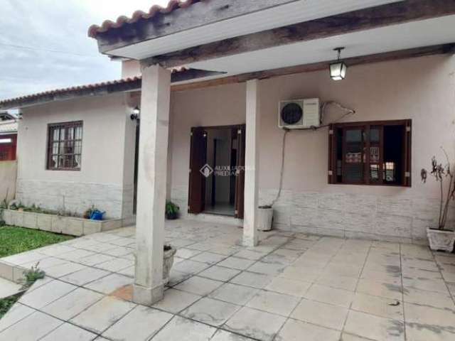 Casa com 2 quartos à venda na Rua Curiós, 175, Jardim Algarve, Alvorada, 120 m2 por R$ 350.000