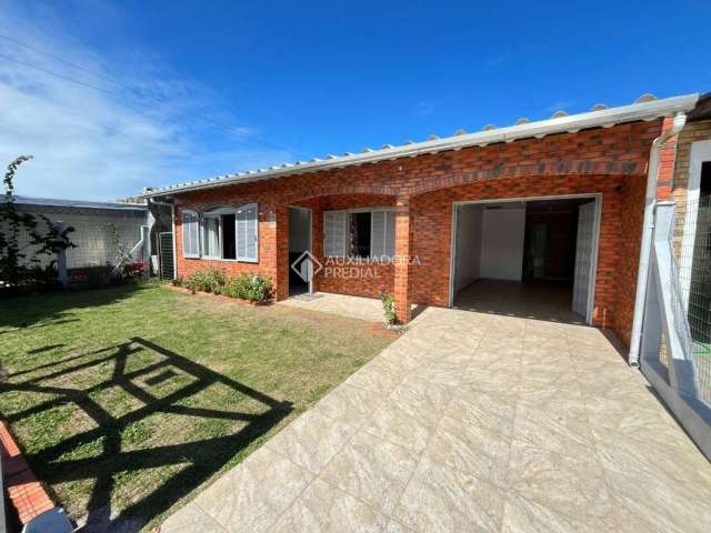 Casa com 3 quartos à venda na Hortênsias, 276, Noiva Do Mar, Xangri-Lá, 100 m2 por R$ 460.000