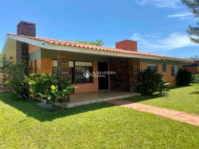 Casa com 4 quartos à venda na RIO JACUI, 1104, Centro, Xangri-Lá, 218 m2 por R$ 1.485.000