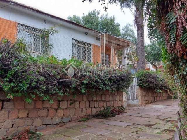 Casa com 3 quartos à venda na Rua Batista Xavier, 116, Partenon, Porto Alegre, 300 m2 por R$ 680.000