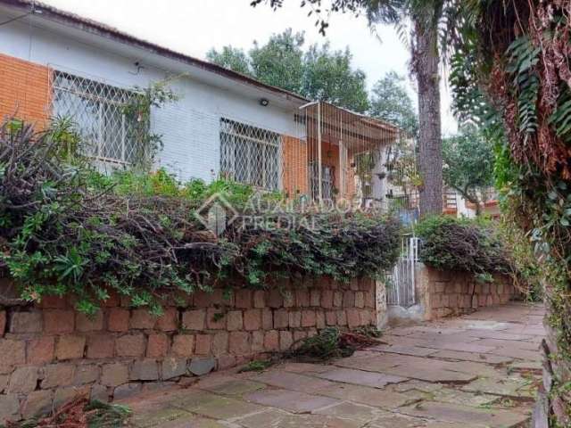 Casa com 3 quartos à venda na Rua Batista Xavier, 116, Partenon, Porto Alegre, 300 m2 por R$ 590.000