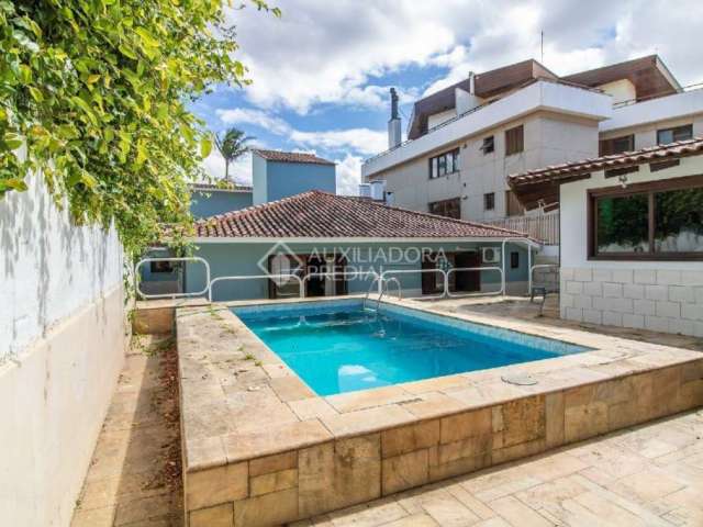 Casa com 3 quartos à venda na Rua Monte Alverne, 110, Chácara das Pedras, Porto Alegre, 275 m2 por R$ 1.900.000