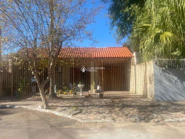 Casa com 2 quartos à venda na Rua Professor Manoel Barbosa, 202, Centro, Guaíba, 180 m2 por R$ 550.000