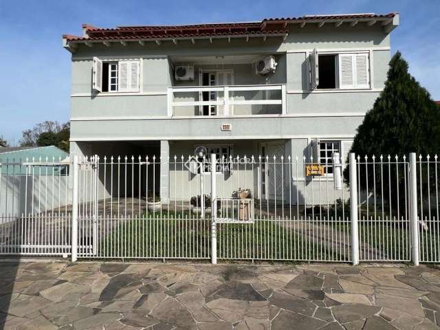 Casa com 3 quartos à venda na Avenida Vereador Breno Guimarães, 408, Ermo, Guaíba, 180 m2 por R$ 790.000