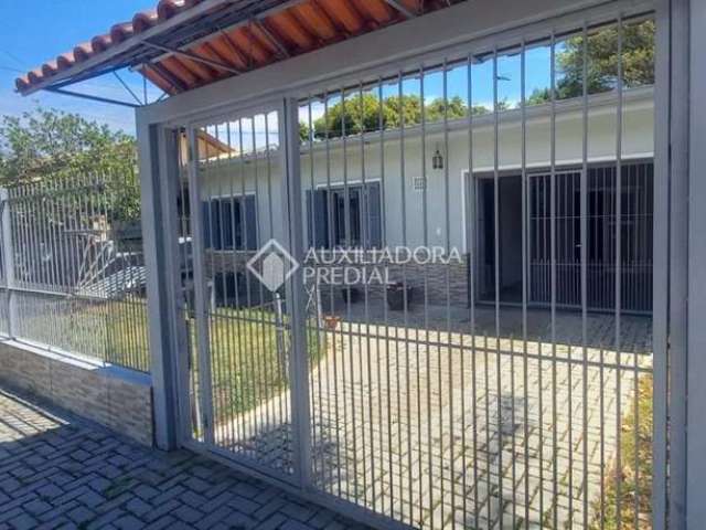 Casa com 3 quartos à venda na Rua Adão Couto, 1401, Centro, Guaíba, 120 m2 por R$ 580.000