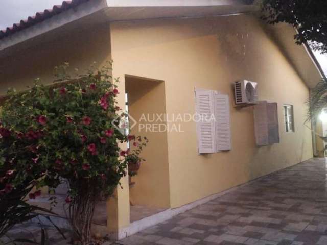 Casa com 3 quartos à venda na Avenida Perimetral, 452, Centro, Guaíba, 149 m2 por R$ 589.000