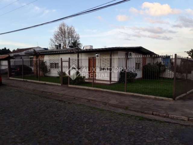 Casa em condomínio fechado com 3 quartos à venda na Rua Jenny Seabra de Souza, 25, Rubem Berta, Porto Alegre, 170 m2 por R$ 480.000