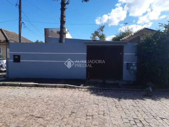 Casa com 2 quartos à venda na FERROVIARIOS, 1312, Humaitá, Porto Alegre, 60 m2 por R$ 299.900