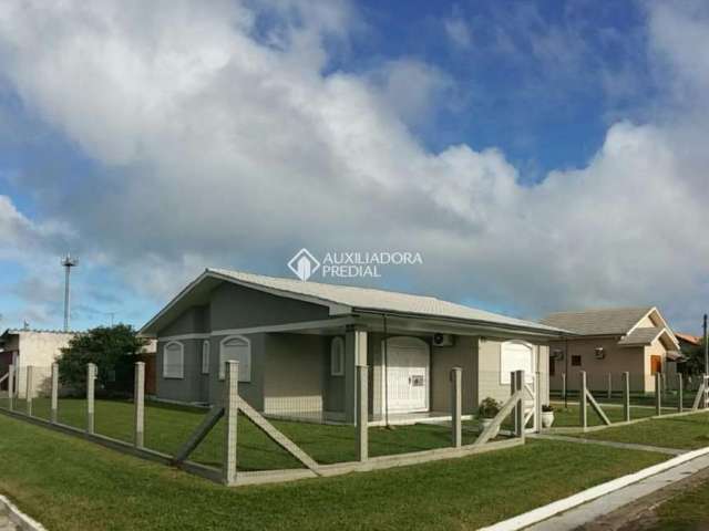 Casa com 3 quartos à venda na LINGUADO, 27, Mariluz (Distrito), Imbé, 200 m2 por R$ 789.000