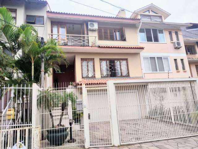 Casa com 3 quartos à venda na Rua Professora Thereza Noronha, 35, Espírito Santo, Porto Alegre, 230 m2 por R$ 850.000