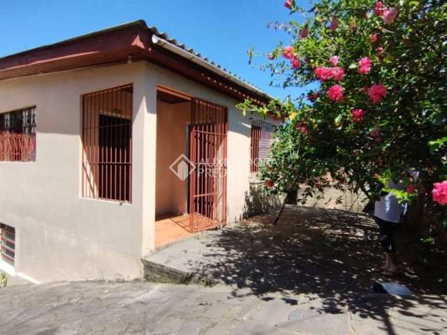 Casa com 3 quartos à venda na Antônio José de Santana, 1127, Lomba do Pinheiro, Porto Alegre, 300 m2 por R$ 200.000