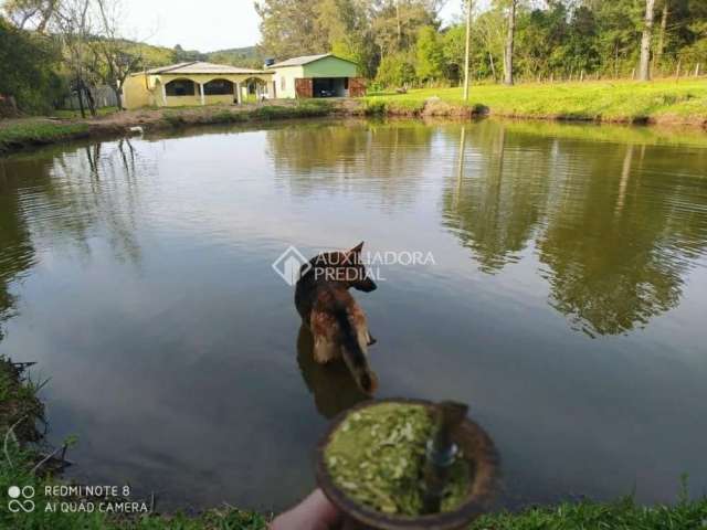 Fazenda à venda na Estrada Passo do Morrinho, 4730, Fiuza, Viamão, 260 m2 por R$ 400.000