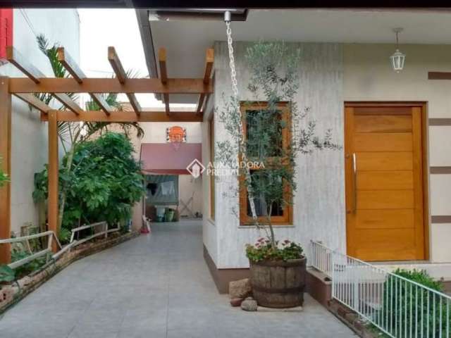 Casa com 4 quartos à venda na Rua Bartolomeu Dias, 130, Nossa Senhora das Graças, Canoas, 97 m2 por R$ 710.000