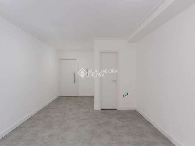 Sala comercial para alugar na Avenida Getúlio Vargas, 4831, Marechal Rondon, Canoas, 30 m2 por R$ 2.250