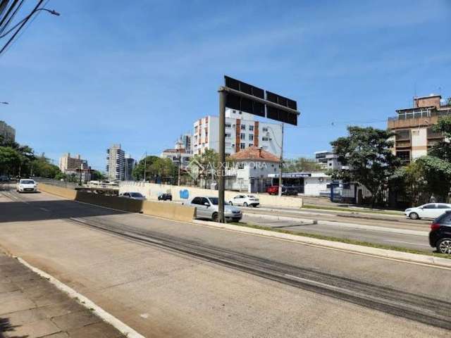 Casa com 3 quartos à venda na Avenida Carlos Gomes, 2029, Petrópolis, Porto Alegre, 221 m2 por R$ 2.500.000