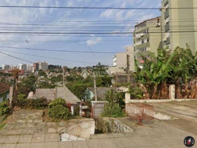 Terreno à venda na Rua Itapema, 744, Vila Jardim, Porto Alegre, 660 m2 por R$ 1.000.000