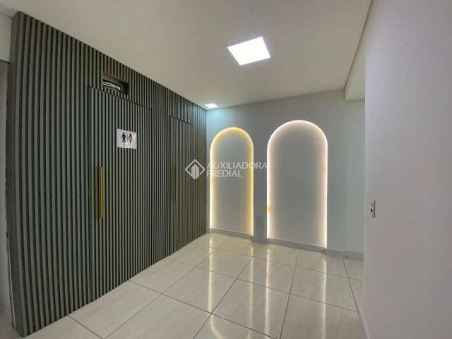 Sala comercial para alugar na Rua Gonçalves Dias, 88, Centro, Canoas, 90 m2 por R$ 2.300