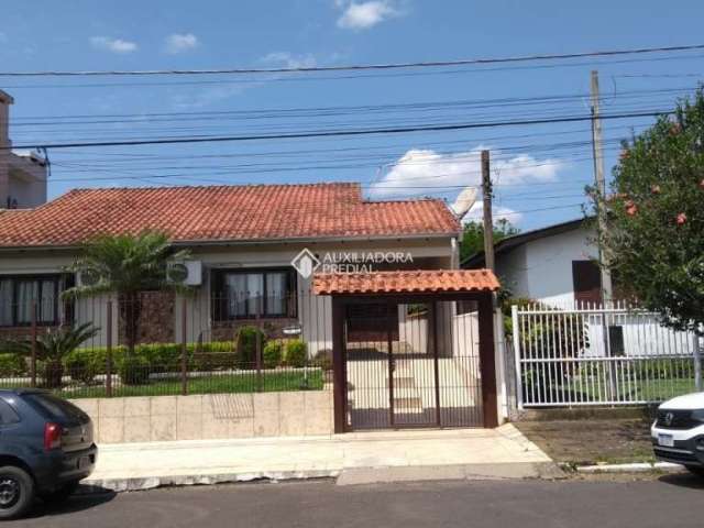 Casa com 3 quartos à venda na Rua Rui Soares da Fonseca, 130, Girassol, Gravataí, 150 m2 por R$ 636.000