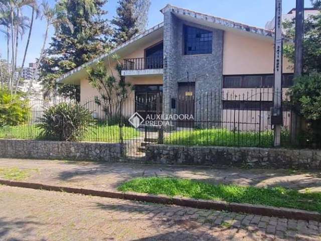 Casa com 3 quartos à venda na Avenida Montreal, 20, Jardim Lindóia, Porto Alegre, 570 m2 por R$ 2.400.000