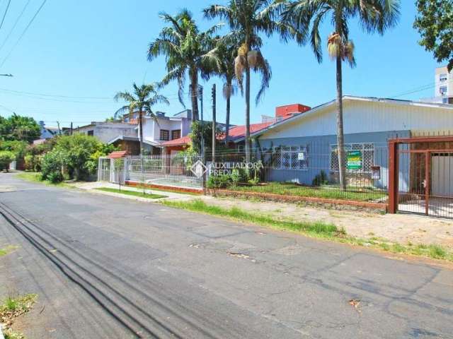 Casa em condomínio fechado com 3 quartos à venda na Rua Doutor Alberto Albertini, 275, São Sebastião, Porto Alegre, 217 m2 por R$ 630.000