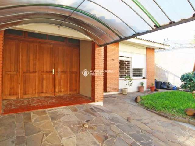 Casa com 3 quartos à venda na Rua Veronese, 32, São Sebastião, Porto Alegre, 147 m2 por R$ 560.000