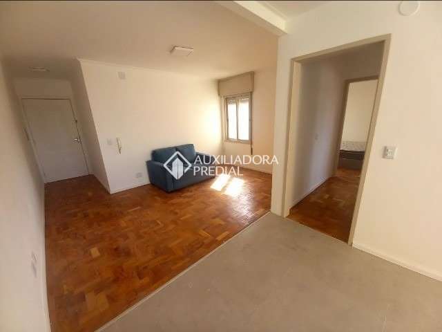 Apartamento com 2 quartos à venda na Rua Sete de Abril, 198, Floresta, Porto Alegre, 66 m2 por R$ 170.000