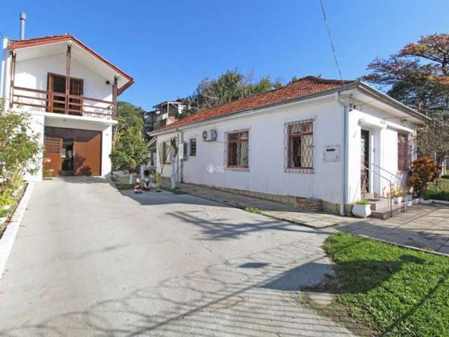 Casa com 4 quartos à venda na Rua Doutor Jorge Fayet, 643, Chácara das Pedras, Porto Alegre, 156 m2 por R$ 1.500.000