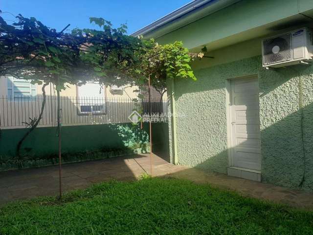 Casa com 5 quartos à venda na Avenida Antunes Ribas, 156, Jardim Itu Sabará, Porto Alegre, 340 m2 por R$ 1.300.000