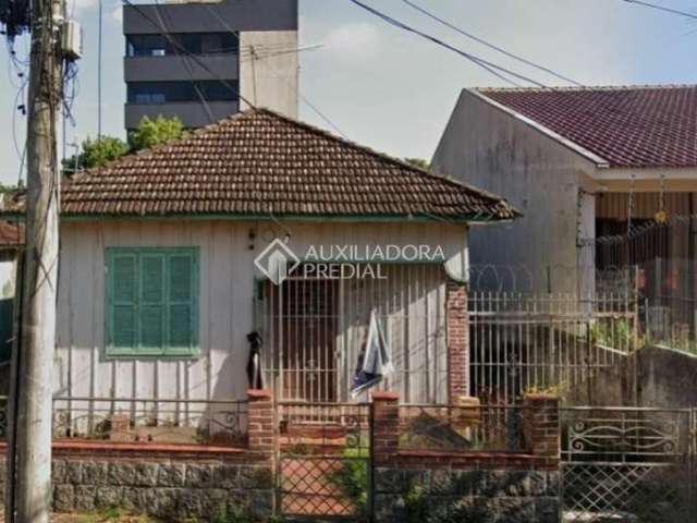 Terreno à venda na Rua Monte Pascoal, 102, Vila Ipiranga, Porto Alegre, 300 m2 por R$ 450.000