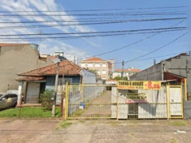 Terreno à venda na Rua Antônio Joaquim Mesquita, 569, Passo da Areia, Porto Alegre, 301 m2 por R$ 620.000