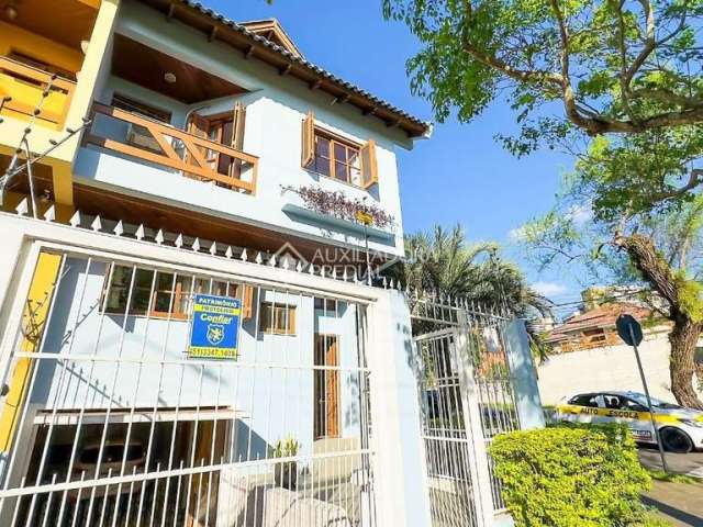 Casa com 3 quartos à venda na Avenida Karl Iwers, 150, Jardim Itu Sabará, Porto Alegre, 194 m2 por R$ 1.100.000