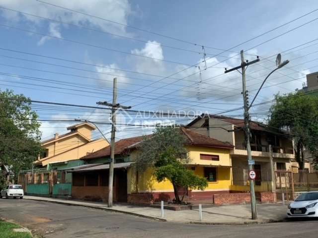 Casa em condomínio fechado com 3 quartos à venda na Rua Gomes de Freitas, 442, Jardim Itu Sabará, Porto Alegre, 275 m2 por R$ 780.000