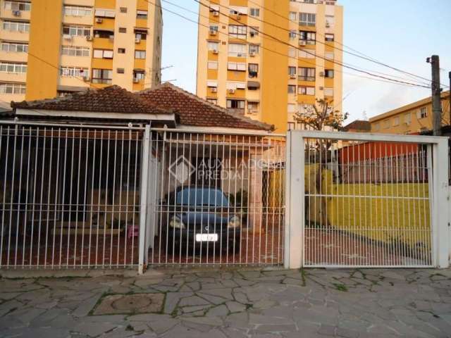 Casa em condomínio fechado com 5 quartos à venda na Avenida Brino, 73, Santa Maria Goretti, Porto Alegre, 190 m2 por R$ 650.000