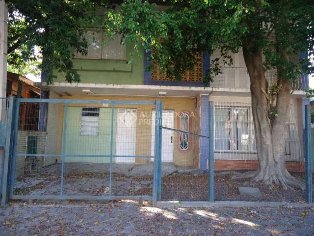 Casa em condomínio fechado com 3 quartos à venda na Rua Doutor Alberto Albertini, 359, São Sebastião, Porto Alegre, 310 m2 por R$ 350.000