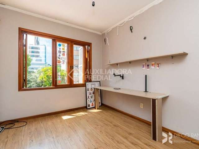 Apartamento com 3 quartos à venda na Rua Vinte e Quatro de Outubro, 862, Moinhos de Vento, Porto Alegre, 117 m2 por R$ 650.000