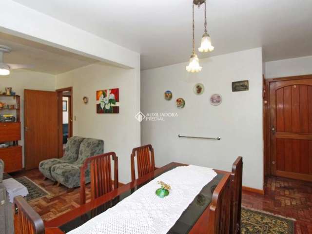 Apartamento com 3 quartos à venda na Rua Roque Calage, 200, Passo da Areia, Porto Alegre, 74 m2 por R$ 300.000