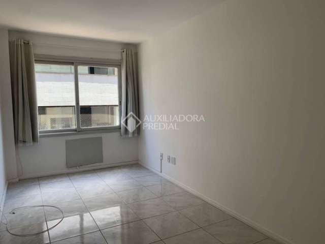 Apartamento com 1 quarto à venda na Rua Olavo Bilac, 320, Azenha, Porto Alegre, 43 m2 por R$ 210.000