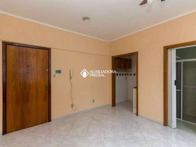 Apartamento com 1 quarto à venda na Rua General Câmara, 413, Centro Histórico, Porto Alegre, 22 m2 por R$ 136.000