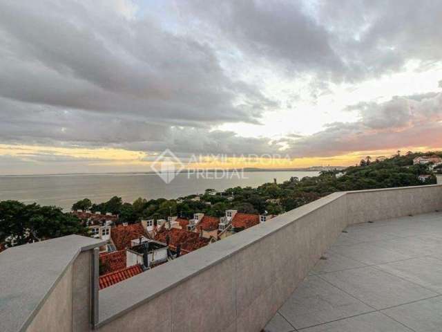 Casa com 5 quartos à venda na Rua Professor Xavier Simões, 467, Tristeza, Porto Alegre, 724 m2 por R$ 2.590.000