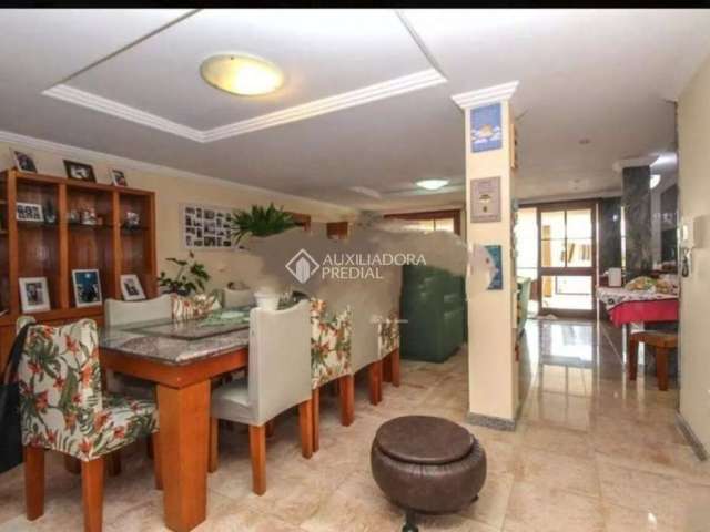 Casa com 3 quartos à venda na Travessa Miguel Pereira, 120, Medianeira, Porto Alegre, 544 m2 por R$ 1.749.000